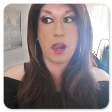 Erlebt reale Transensex Dates in Berlin mit Cat Deluxe, dem sexy Trans Girl.