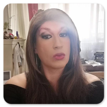Erlebt reale Transensex Dates in Berlin mit Cat Deluxe, dem sexy Trans Girl.