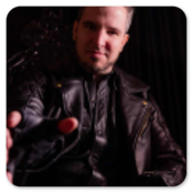 Ich bin Mentor Chris – Hypnose-Dom, Bizarr-Dom und sinnlicher Mentor.