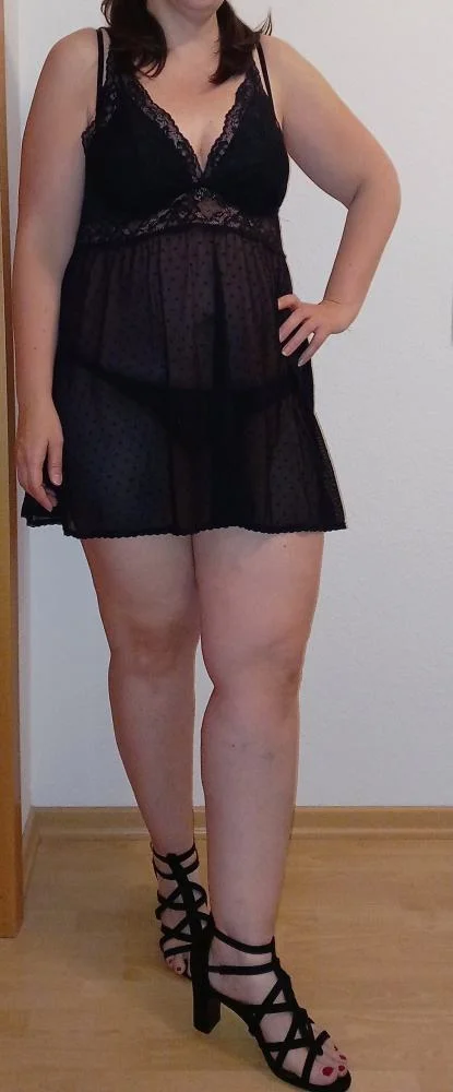 Rike ist nicht nur eine leidenschaftliche Begleiterin, sondern auch eine erfahrene Partnerin.