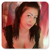 Sie bietet dir nicht nur erotischen Girlfriendsex, sondern auch entspannende Body to Body Massagen, die deine Sinne verwöhnen.