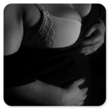 Entdecken Sie Erotischen Massagen in Oberhausen, bei Massagegirl Alexandra. Erleben Sie echte Entspannung und Berührungen für Ihr Wohlbefinden.